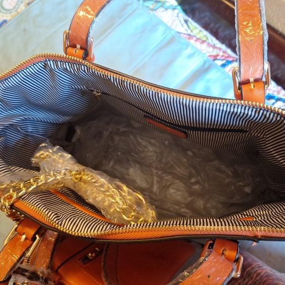 NWT 3 pc set handbags - Picture 4 of 6